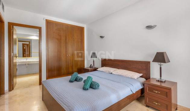 Odsprzedaż - Mieszkanie w bloku - Torrevieja - Punta Prima