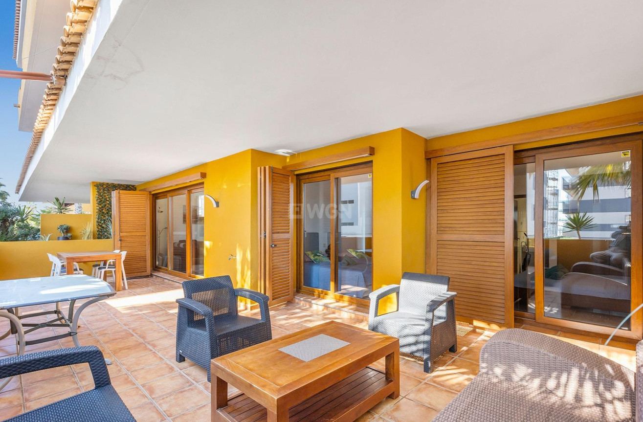 Odsprzedaż - Mieszkanie w bloku - Torrevieja - Punta Prima