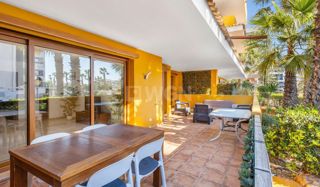 Odsprzedaż - Mieszkanie w bloku - Torrevieja - Punta Prima