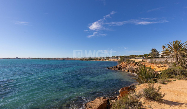 Odsprzedaż - Mieszkanie w bloku - Torrevieja - Punta Prima