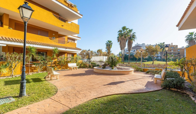 Odsprzedaż - Mieszkanie w bloku - Torrevieja - Punta Prima