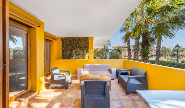 Odsprzedaż - Mieszkanie w bloku - Torrevieja - Punta Prima