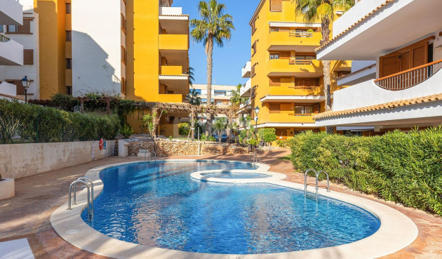 Odsprzedaż - Mieszkanie w bloku - Torrevieja - Punta Prima