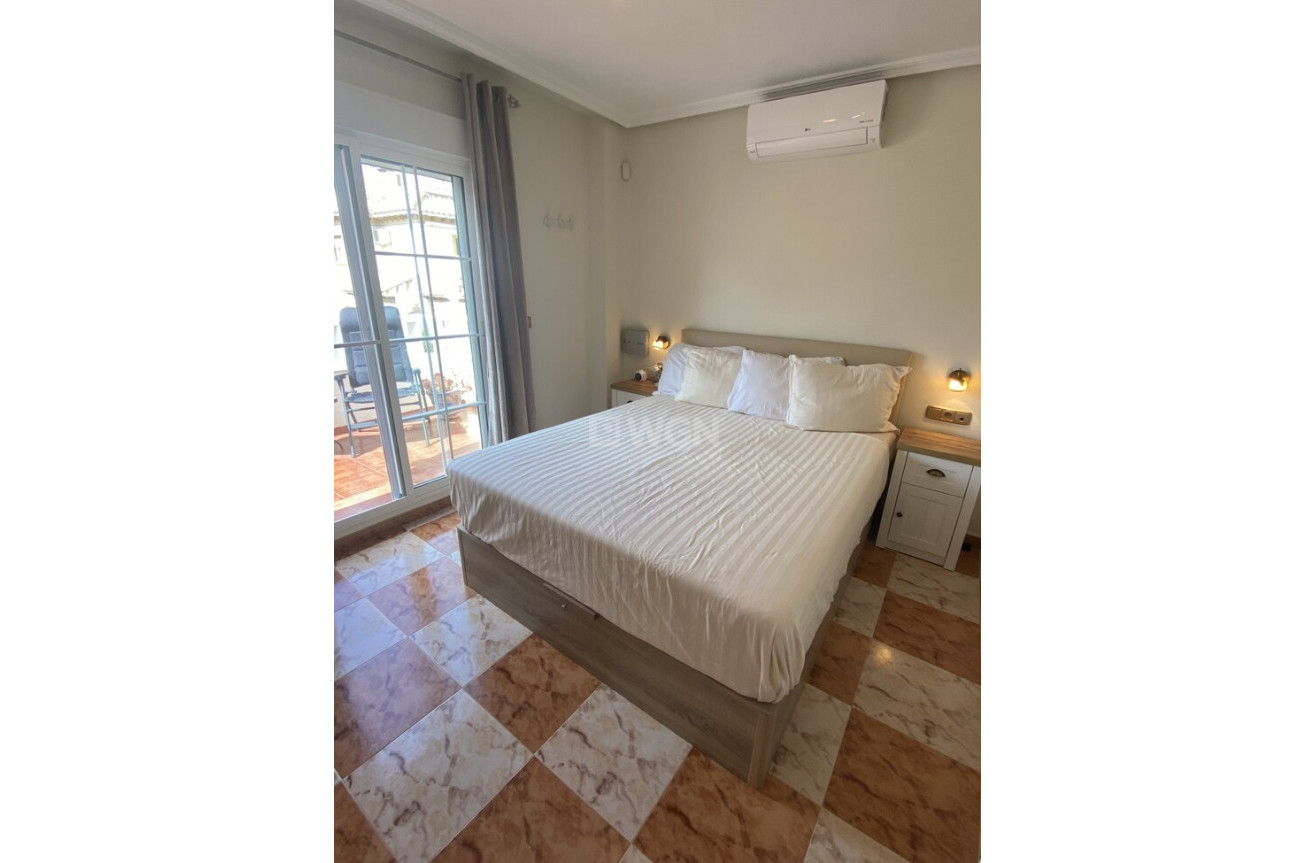 Odsprzedaż - Bungalow - Lomas de Caboroig - Costa Blanca