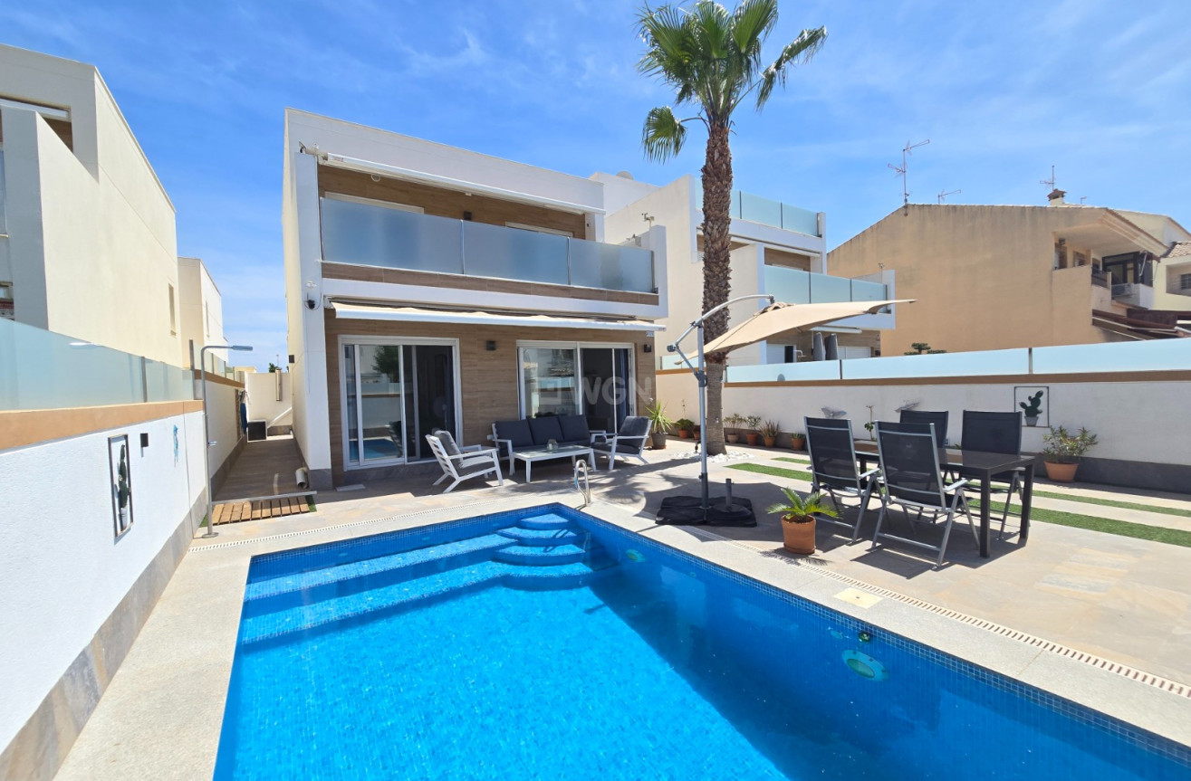 Odsprzedaż - Villa - Pilar de la Horadada - Costa Blanca