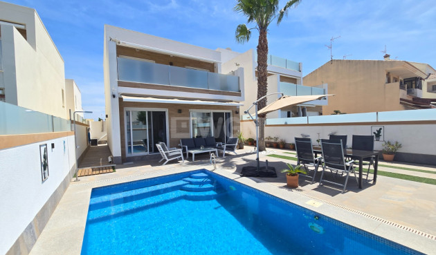 Odsprzedaż - Villa - Pilar de la Horadada - Costa Blanca
