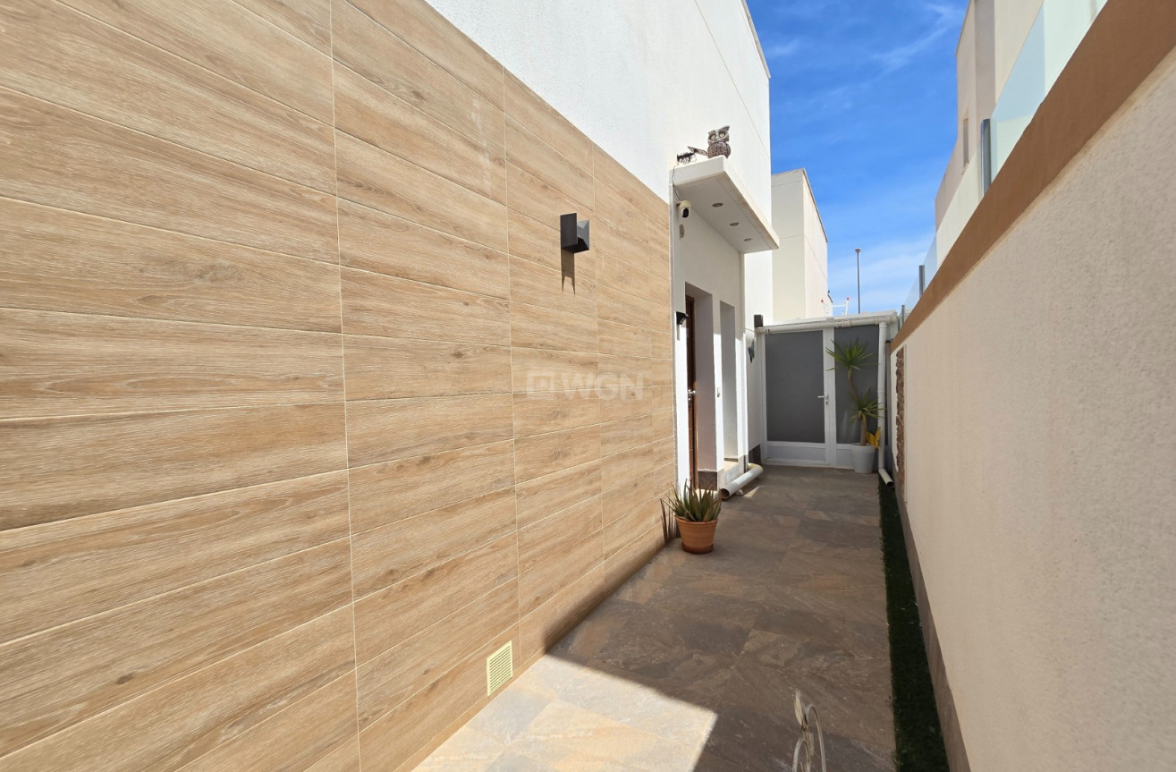 Odsprzedaż - Villa - Pilar de la Horadada - Costa Blanca