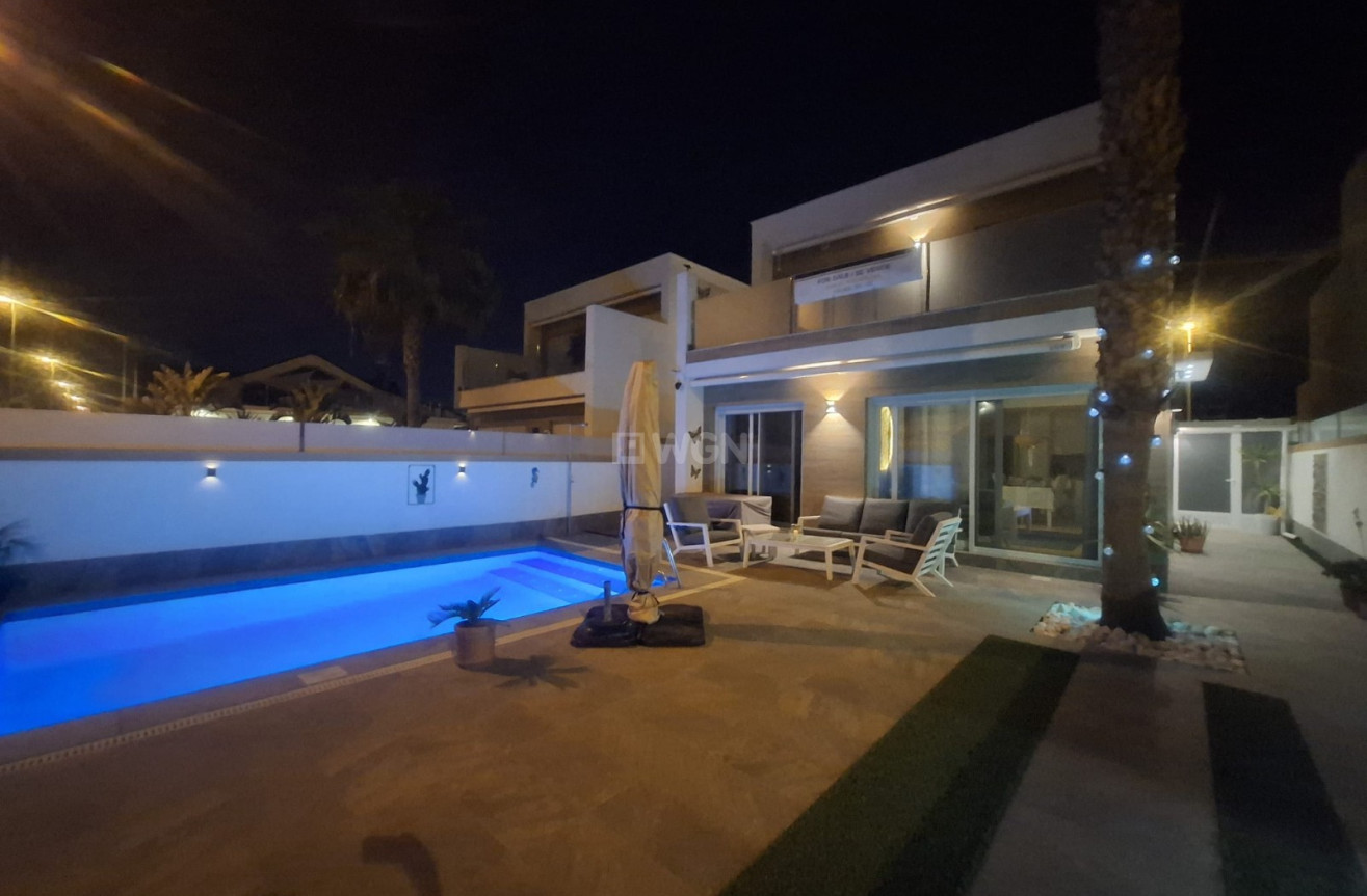 Odsprzedaż - Villa - Pilar de la Horadada - Costa Blanca