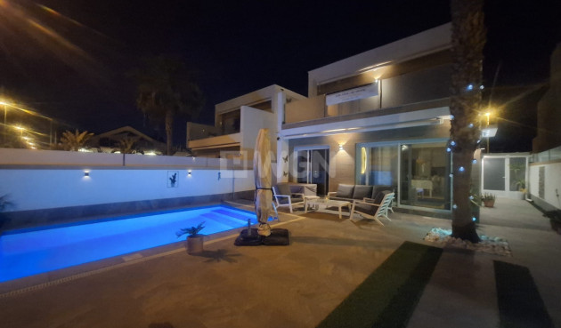 Odsprzedaż - Villa - Pilar de la Horadada - Costa Blanca