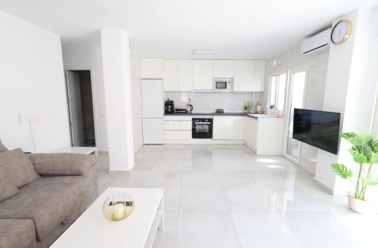 Odsprzedaż - Mieszkanie w bloku - Torrevieja - Costa Blanca