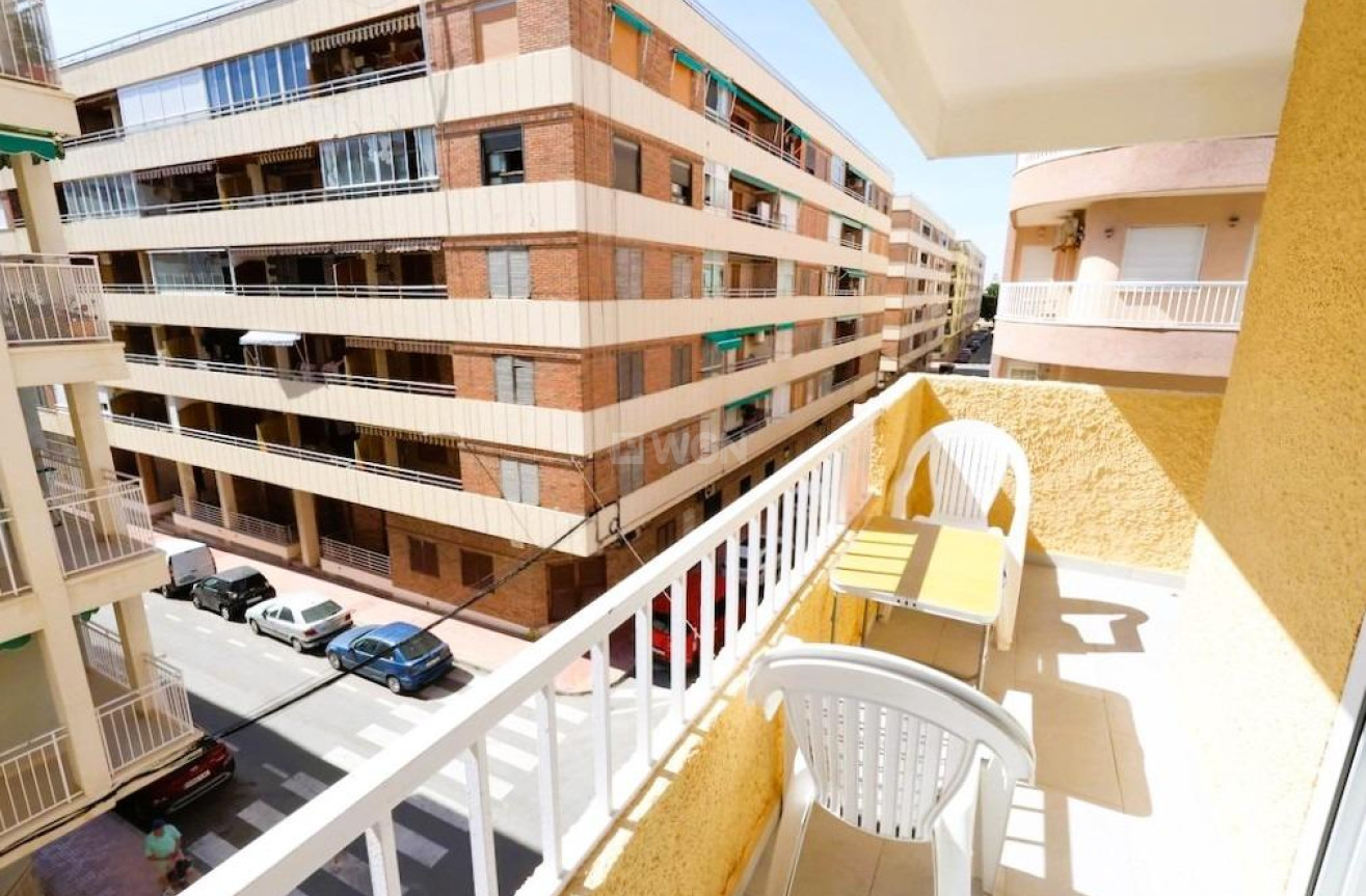 Odsprzedaż - Mieszkanie w bloku - Torrevieja - Costa Blanca