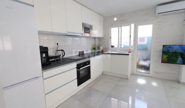 Odsprzedaż - Mieszkanie w bloku - Torrevieja - Costa Blanca
