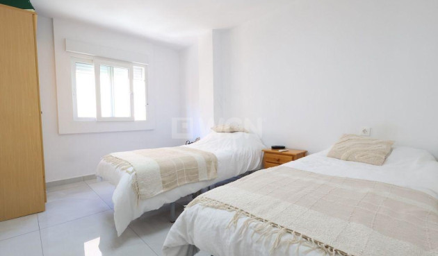 Odsprzedaż - Mieszkanie w bloku - Torrevieja - Costa Blanca