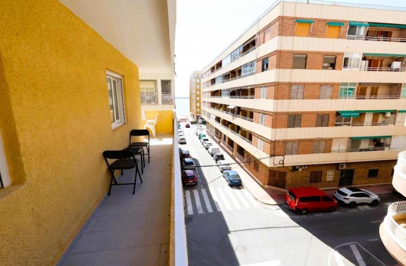 Odsprzedaż - Mieszkanie w bloku - Torrevieja - Costa Blanca
