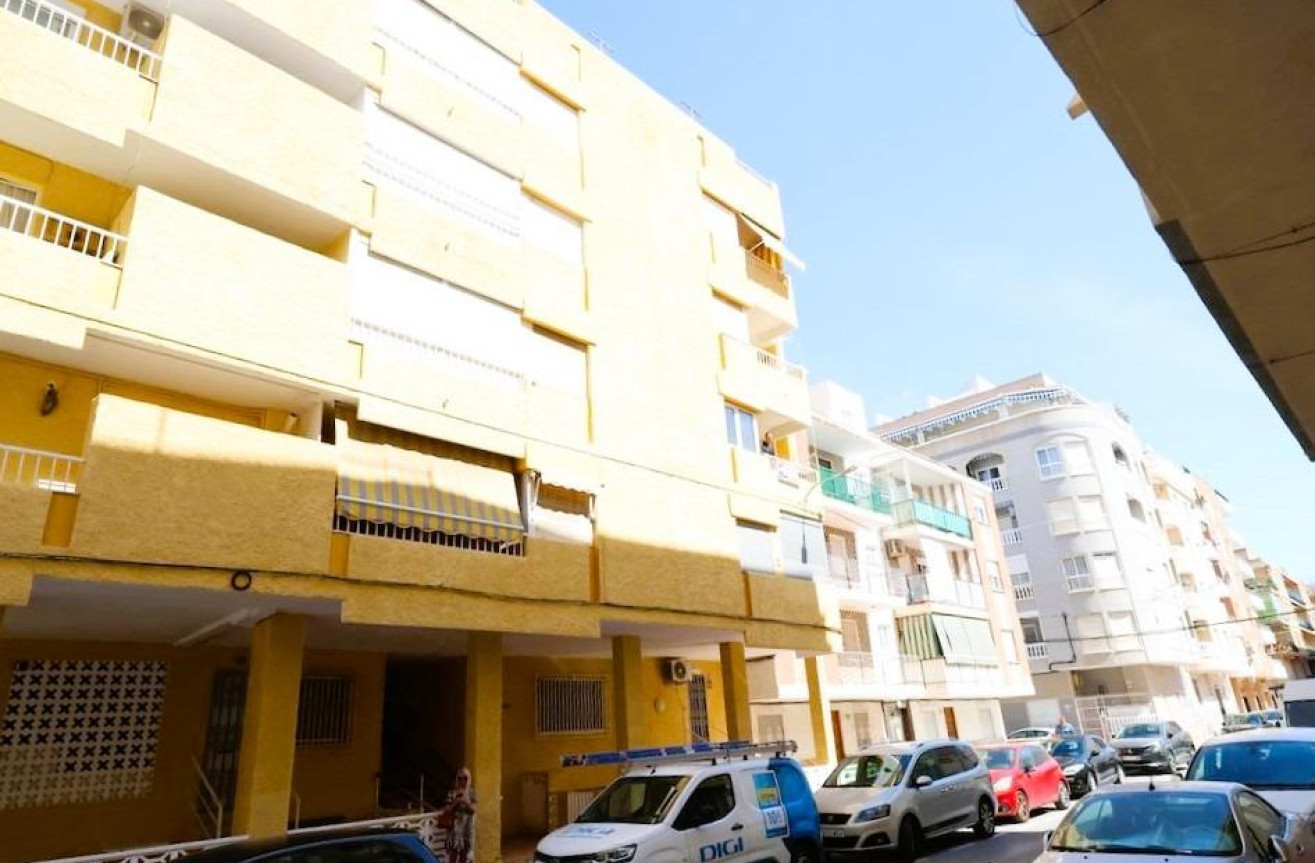 Odsprzedaż - Mieszkanie w bloku - Torrevieja - Costa Blanca