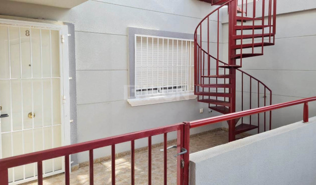 Odsprzedaż - Mieszkanie w bloku - Villamartin - Costa Blanca