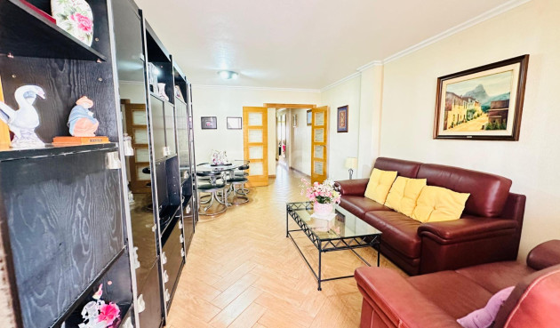 Odsprzedaż - Mieszkanie w bloku - Torrevieja - Centro