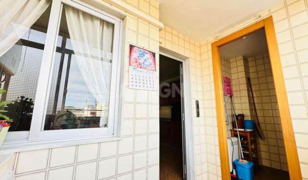 Odsprzedaż - Mieszkanie w bloku - Torrevieja - Centro