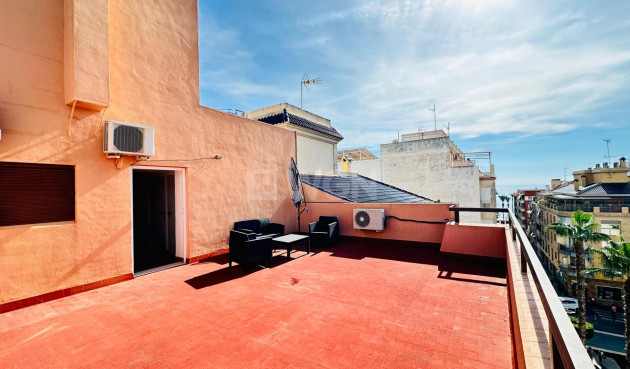 Odsprzedaż - Mieszkanie w bloku - Torrevieja - Centro