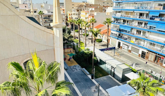 Odsprzedaż - Mieszkanie w bloku - Torrevieja - Centro
