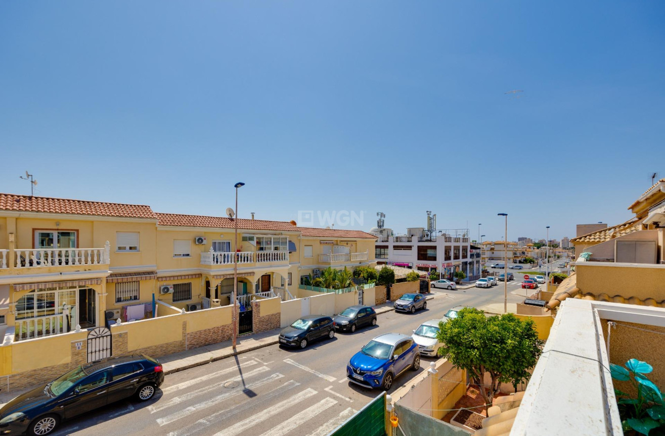 Odsprzedaż - Bungalow - Torrevieja - aguas nuevas