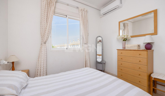 Odsprzedaż - Bungalow - Torrevieja - aguas nuevas