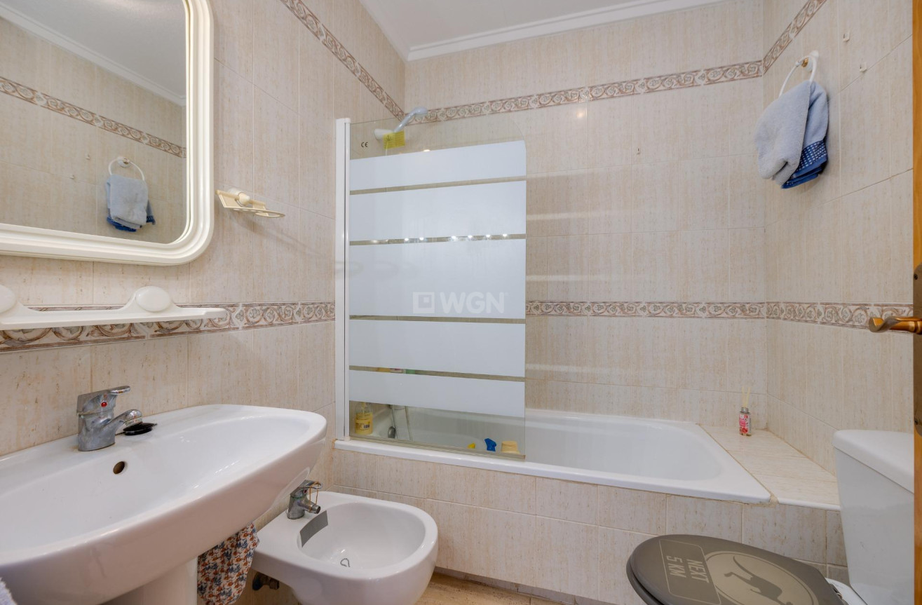 Odsprzedaż - Bungalow - Torrevieja - aguas nuevas