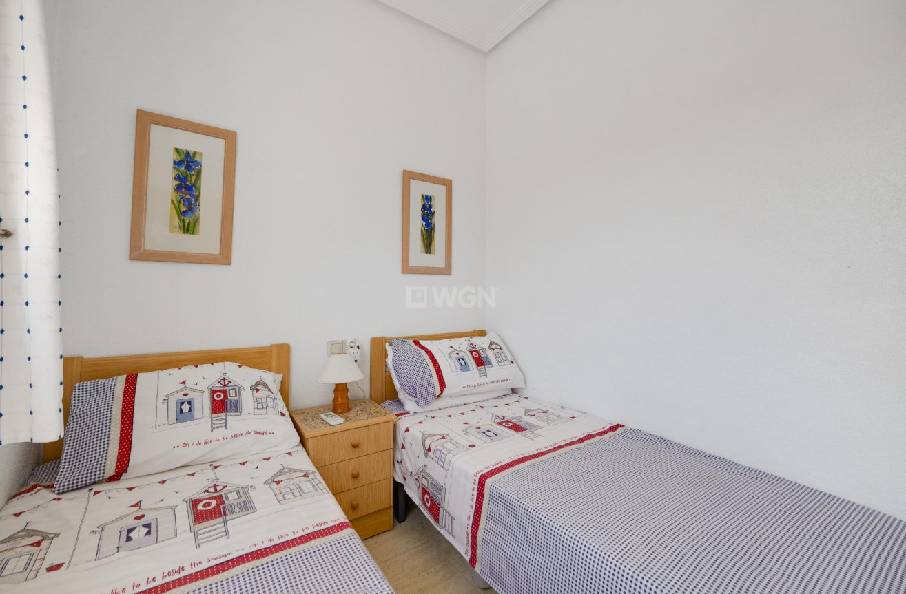 Odsprzedaż - Bungalow - Torrevieja - aguas nuevas