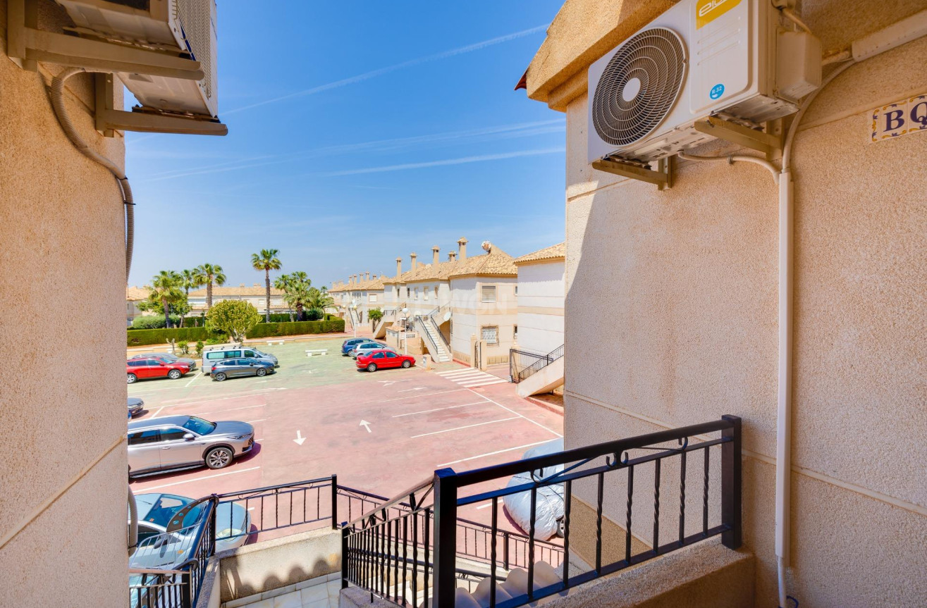 Odsprzedaż - Bungalow - Torrevieja - aguas nuevas
