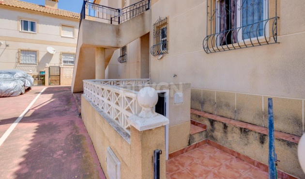 Odsprzedaż - Bungalow - Torrevieja - aguas nuevas