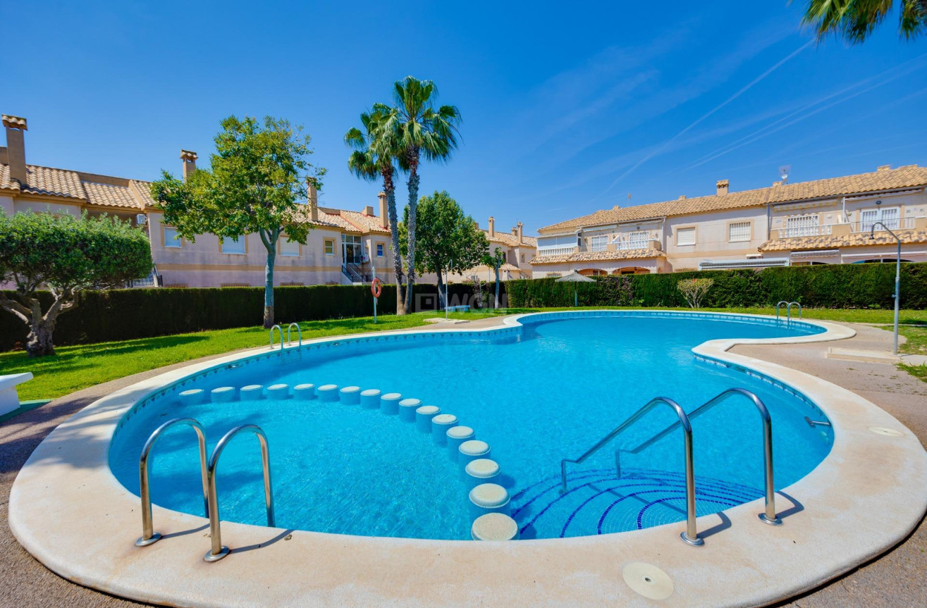 Odsprzedaż - Bungalow - Torrevieja - aguas nuevas