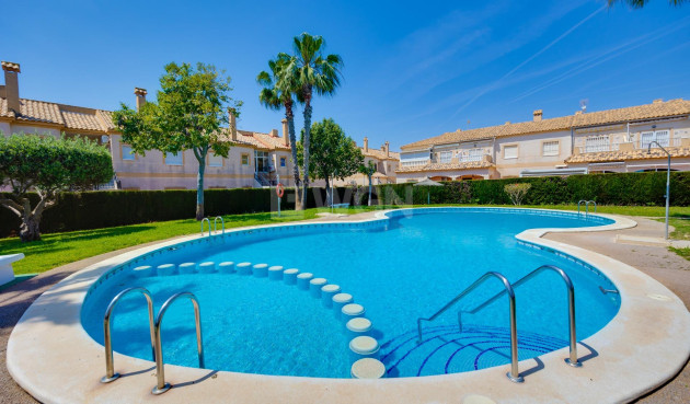 Odsprzedaż - Bungalow - Torrevieja - aguas nuevas