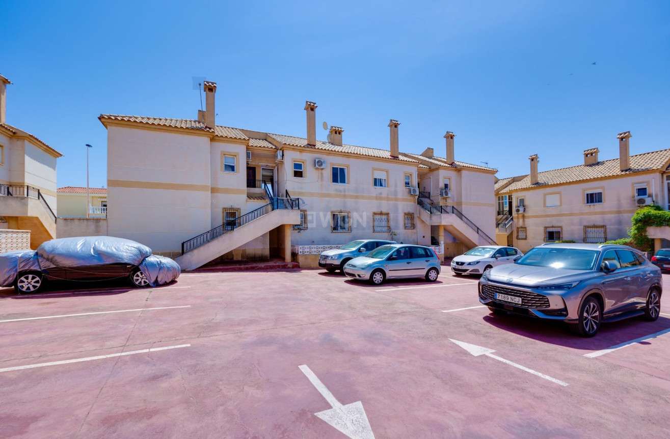 Odsprzedaż - Bungalow - Torrevieja - aguas nuevas
