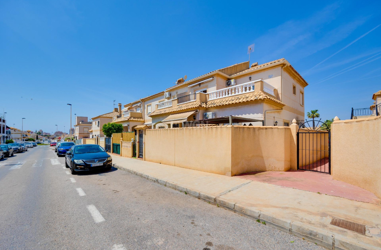 Odsprzedaż - Bungalow - Torrevieja - aguas nuevas