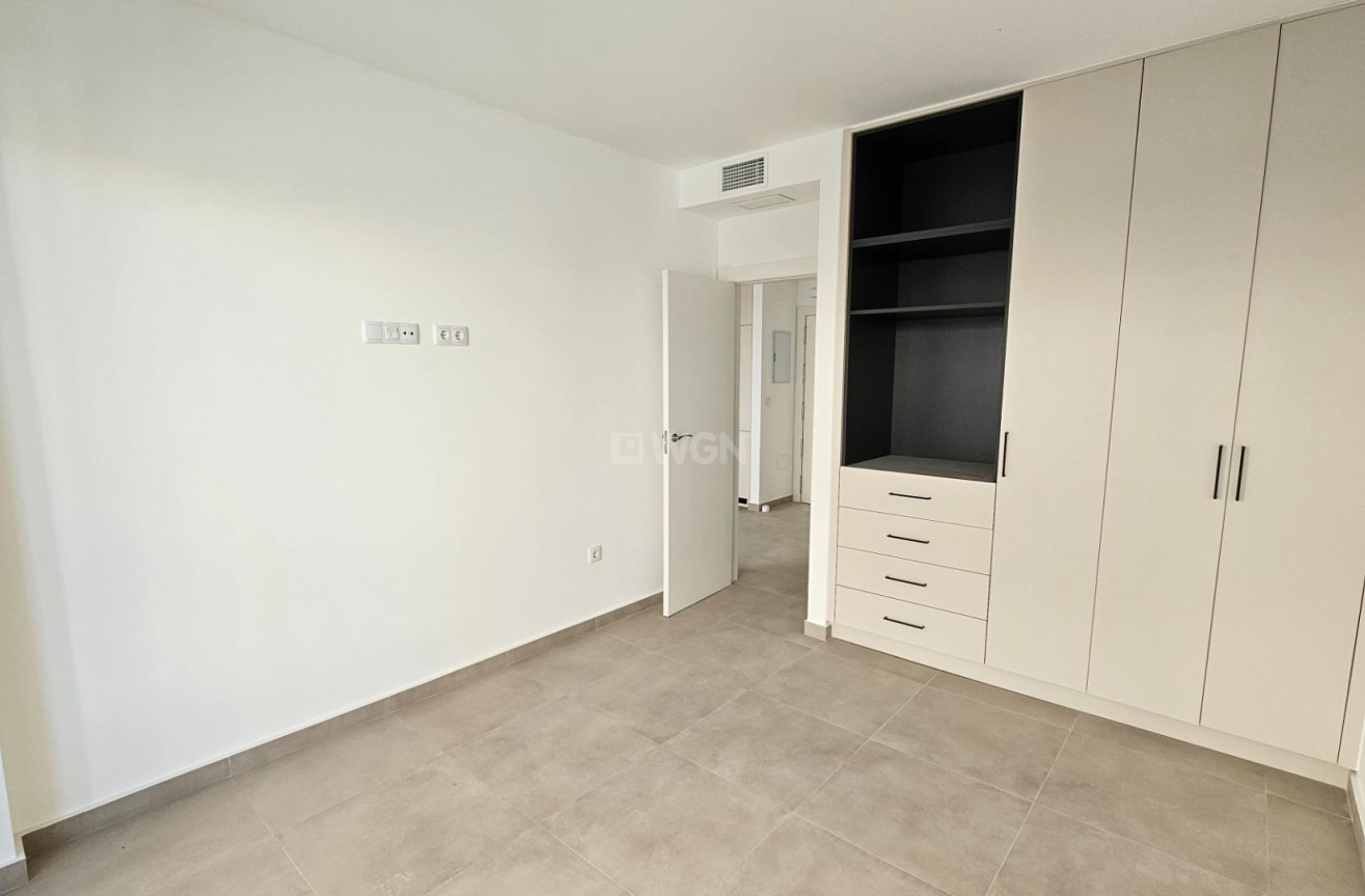 Odsprzedaż - Mieszkanie w bloku - Torrevieja - Paseo Maritimo