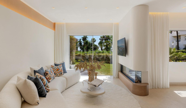 Odsprzedaż - Mieszkanie w bloku - Estepona - Saladillo