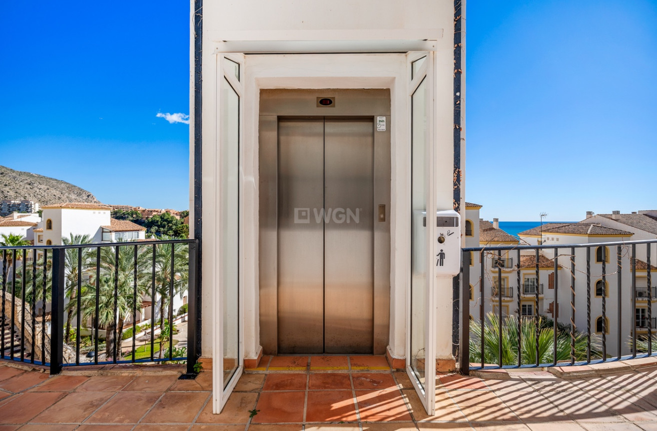 Odsprzedaż - Mieszkanie w bloku - Altea - Costa Blanca