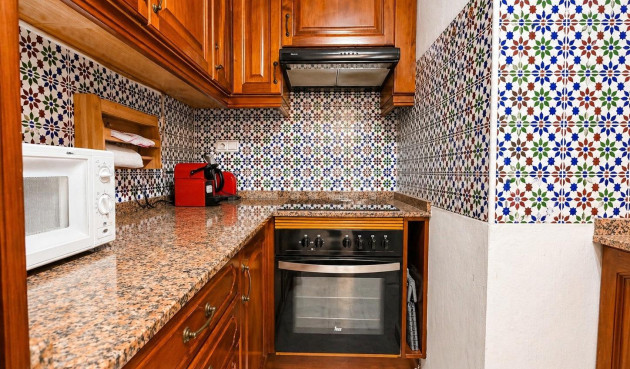 Odsprzedaż - Mieszkanie w bloku - Torrevieja - Los Frutales