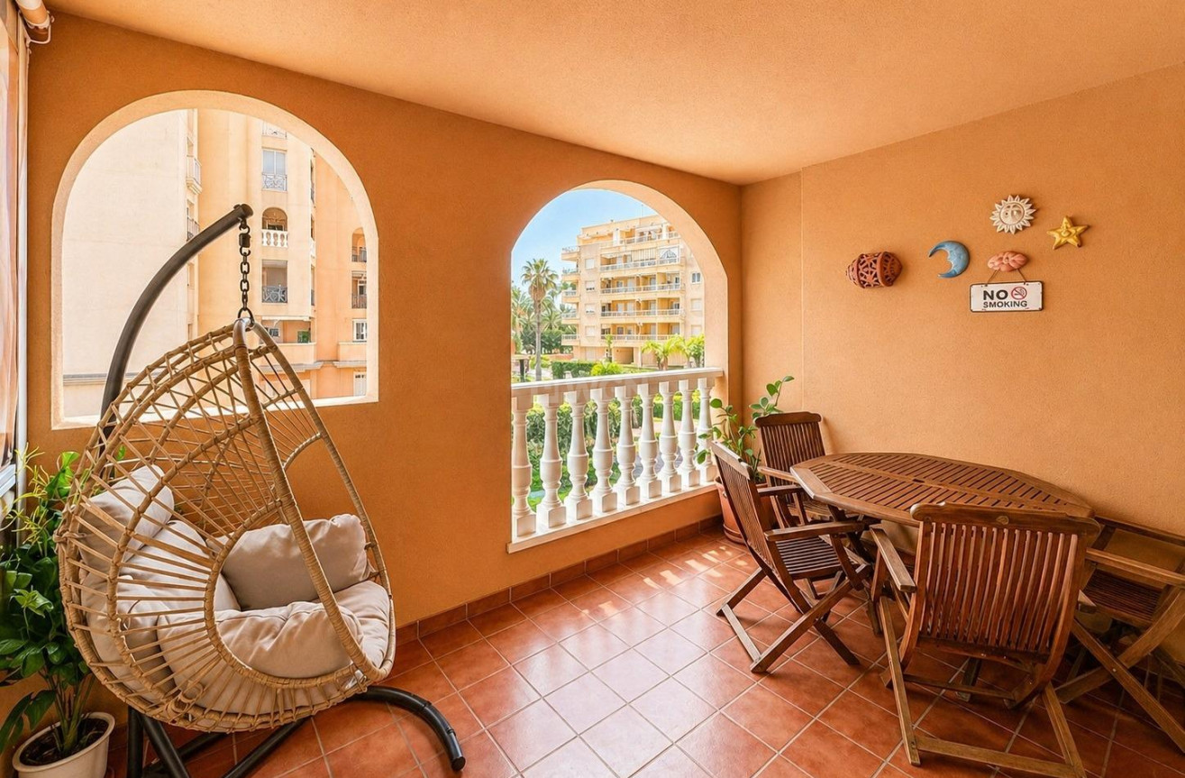 Odsprzedaż - Mieszkanie w bloku - Torrevieja - Los Frutales