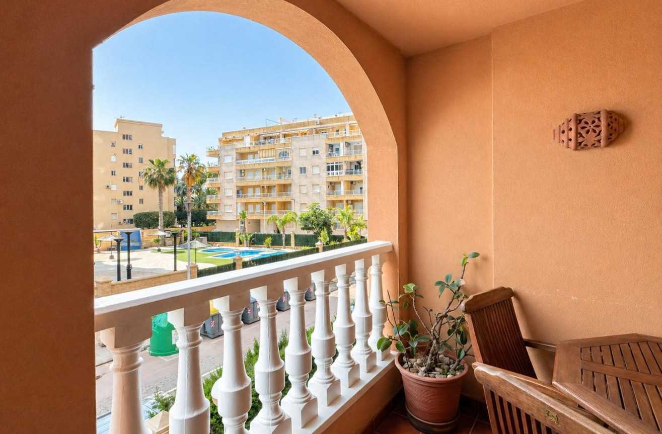 Odsprzedaż - Mieszkanie w bloku - Torrevieja - Los Frutales