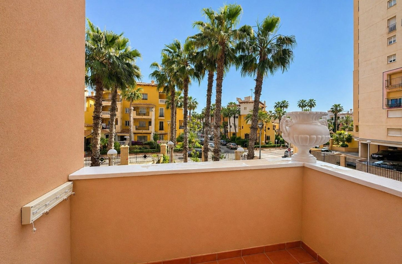 Odsprzedaż - Mieszkanie w bloku - Torrevieja - Los Frutales