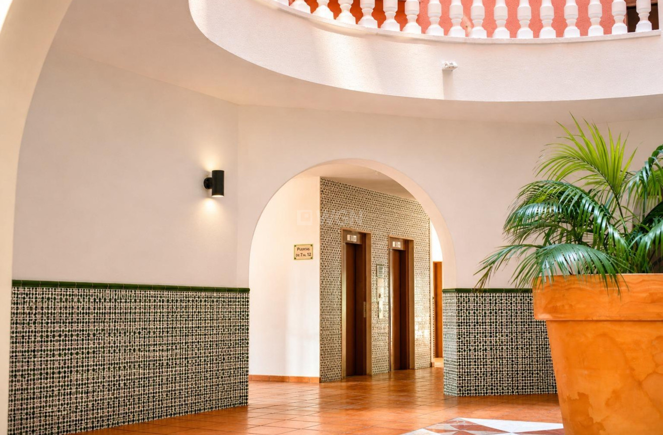 Odsprzedaż - Mieszkanie w bloku - Torrevieja - Los Frutales