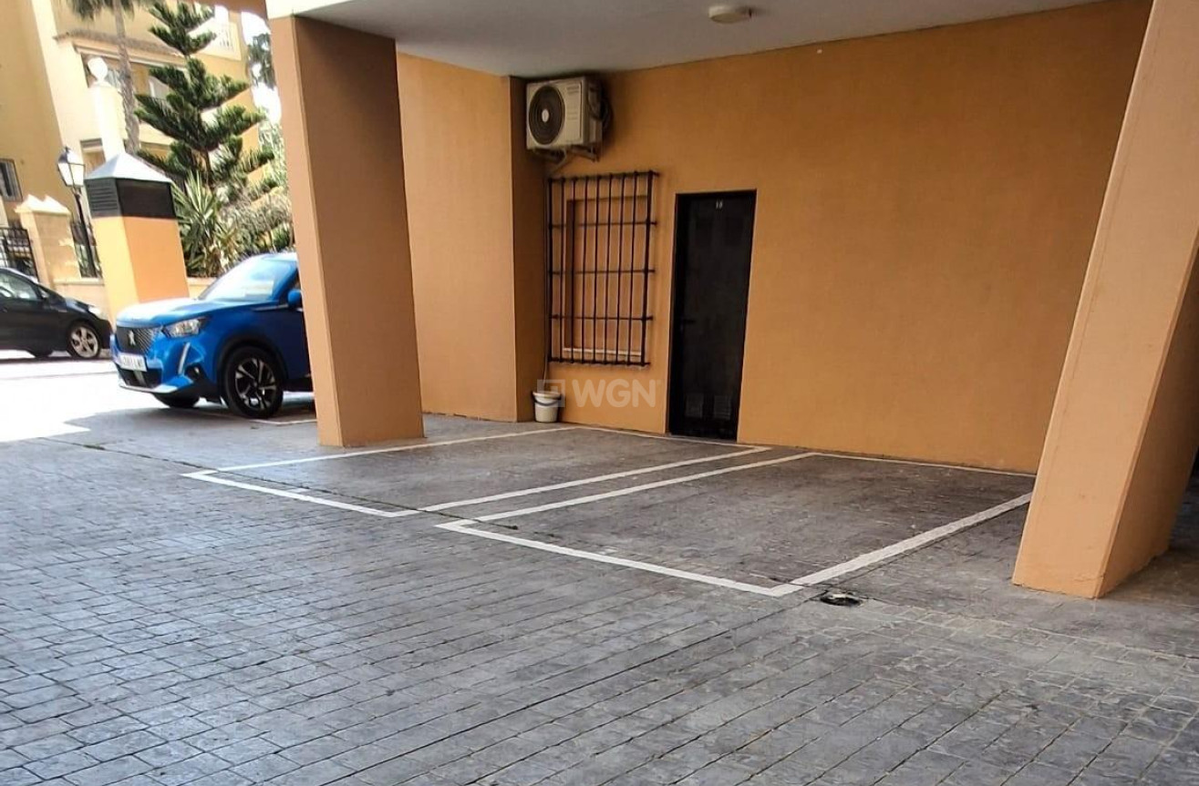 Odsprzedaż - Mieszkanie w bloku - Torrevieja - Los Frutales