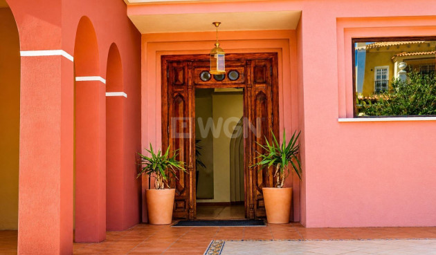 Odsprzedaż - Mieszkanie w bloku - Torrevieja - Los Frutales