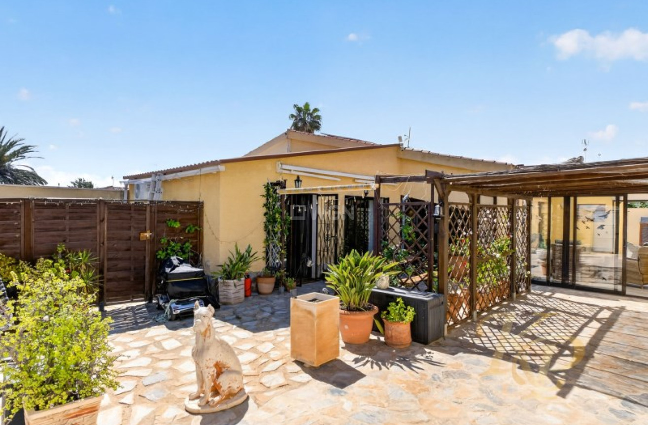 Odsprzedaż - Villa - Torrevieja - Costa Blanca