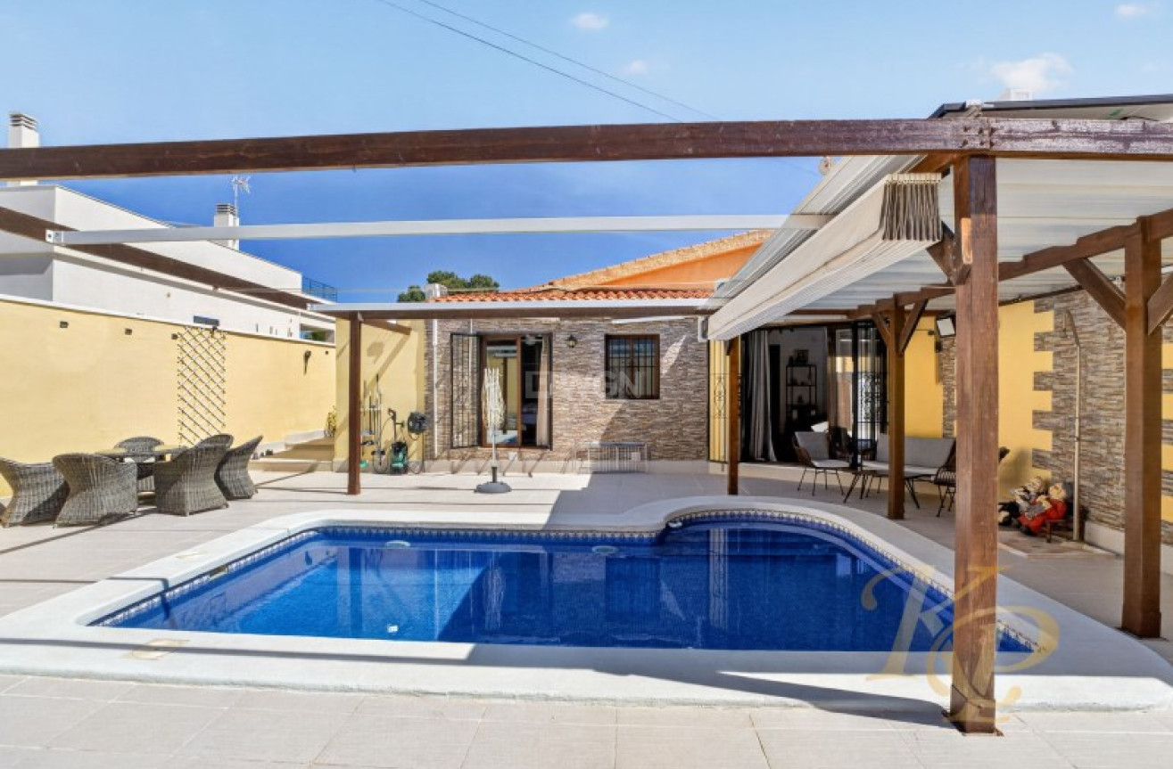 Odsprzedaż - Villa - Torrevieja - Costa Blanca