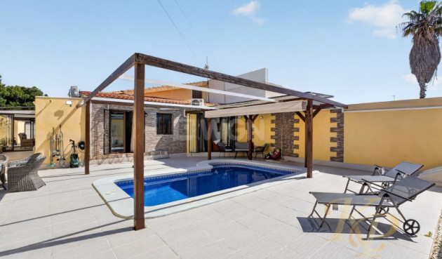 Odsprzedaż - Villa - Torrevieja - Costa Blanca