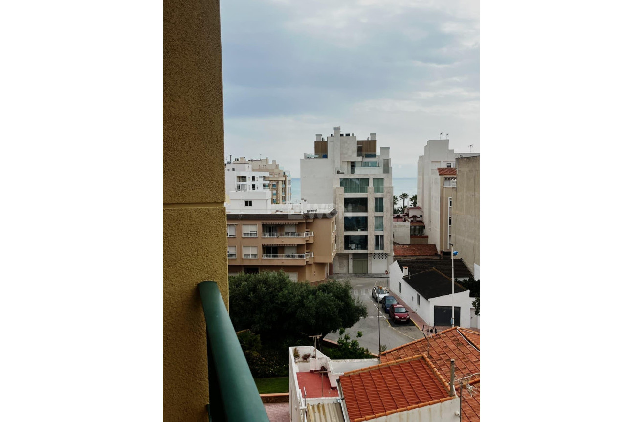 Odsprzedaż - Mieszkanie w bloku - Torrevieja - La Mata
