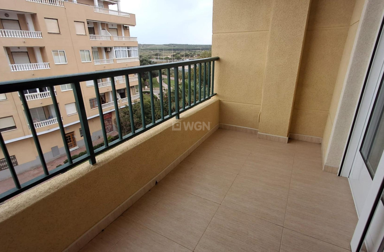 Odsprzedaż - Mieszkanie w bloku - Torrevieja - La Mata