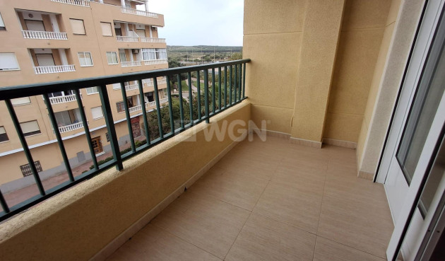 Odsprzedaż - Mieszkanie w bloku - Torrevieja - La Mata